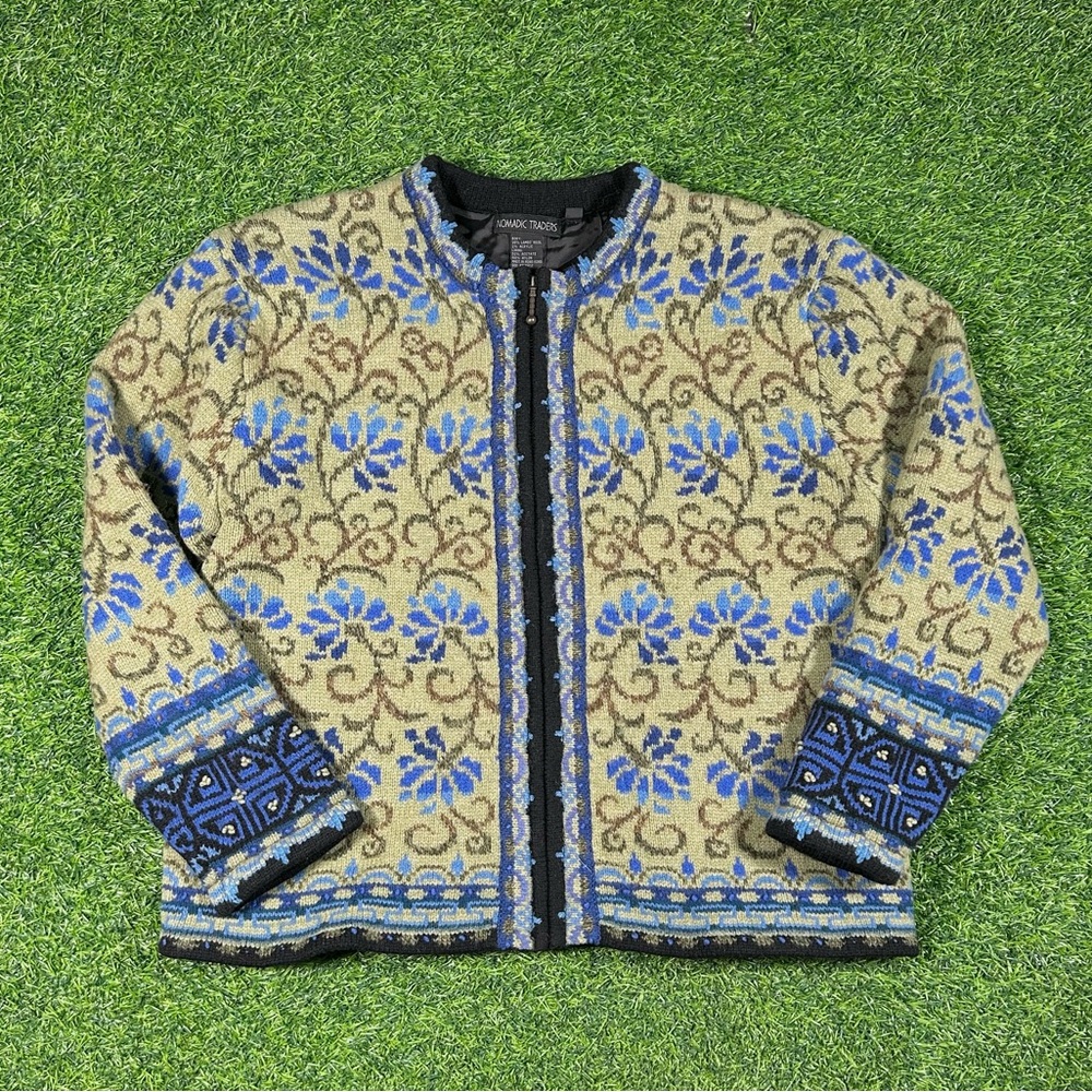 Vintage 90’s insanely cute nomadic traders satin lined zip up cardigan